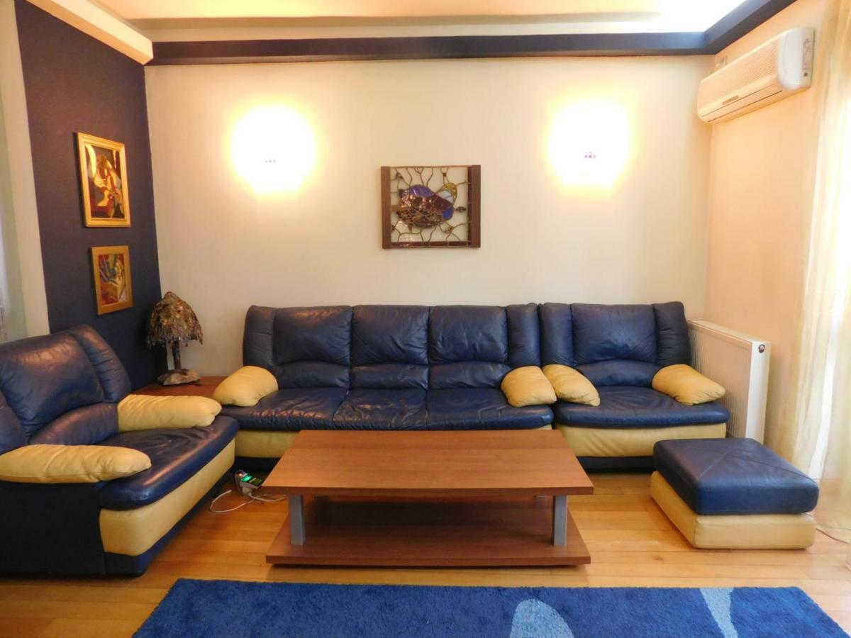 Nicole'S Apartment Бухарест Экстерьер фото